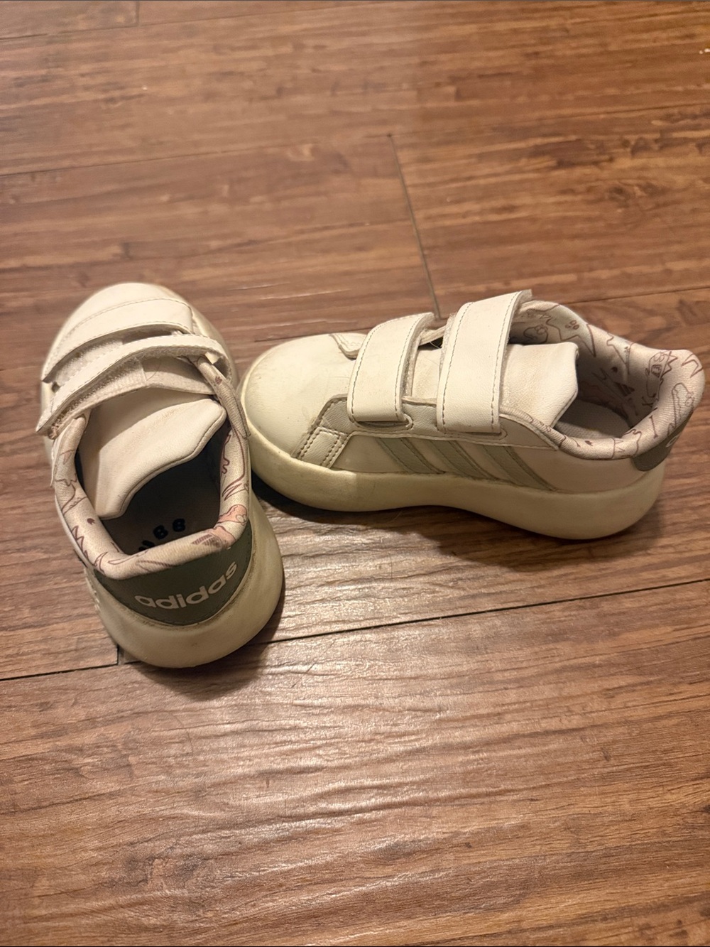 adidas Kids 8K White Velcro Sneakers Dinosaur Green Comfy Bubble